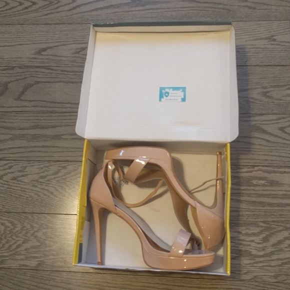 Beautiful beige heels by forever🌸🌸🌸 - Picture 2 of 8